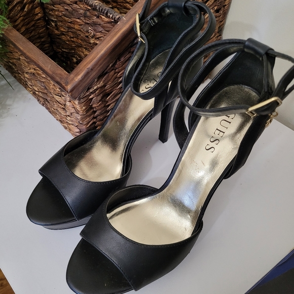 Guess platform peeptoe pumps - Picture 5 of 11